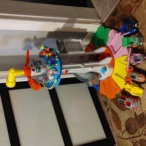 Nickelodeon Paw Patrol My Size Lookout‎ Tower includes 6 Vehicles